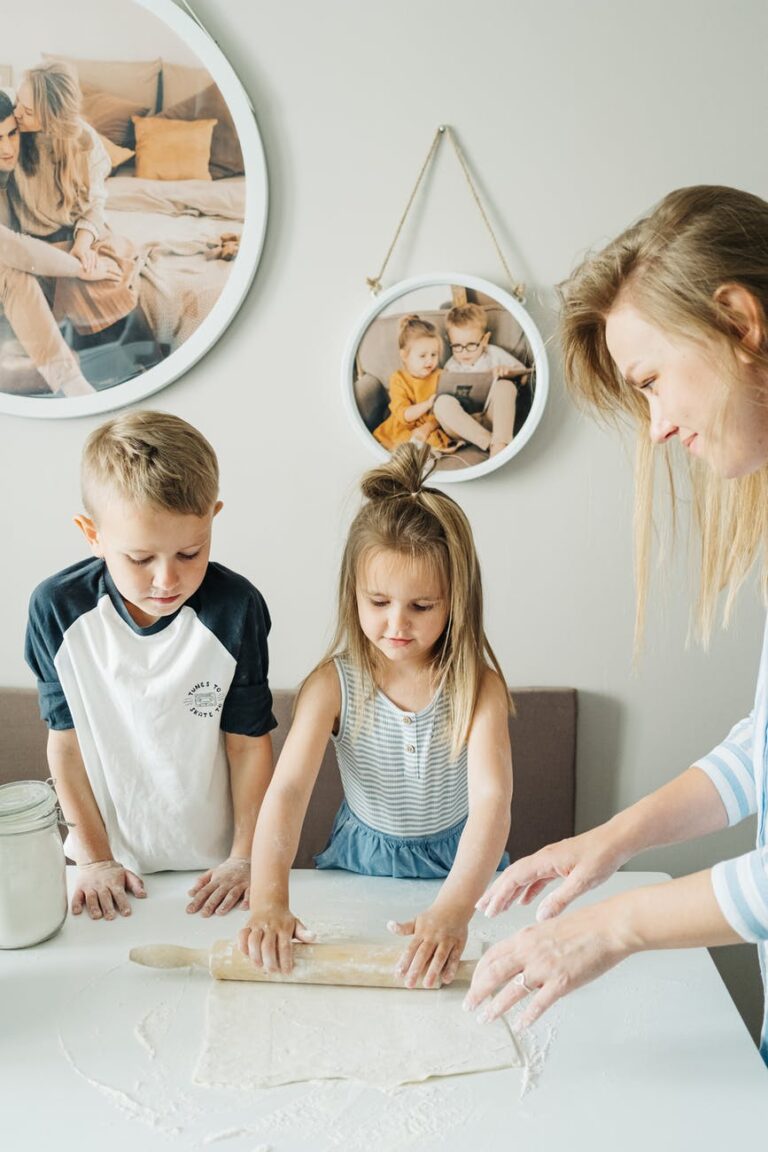 How to Balance Homeschooling and Working from Home as a Stay at Home Mum